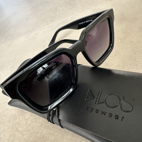 Dilós Eyewear Unisex Sunglasses Like New, Black Square Frame
