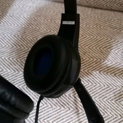Ασύρματο ηχείακι Bluetooth i-JMB και ενσύρματο Gaming Headset Trust Gtx μεταχειρισμένα