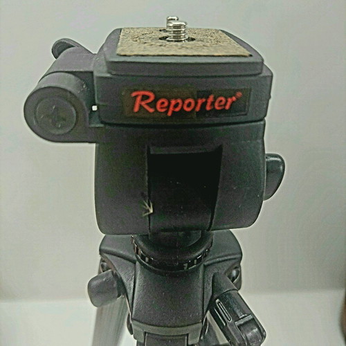 Reporter photographic tripod used with case