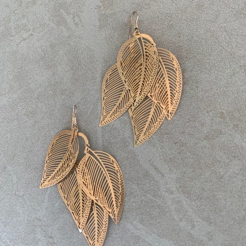 Accessorize metal gold feather earrings like new
