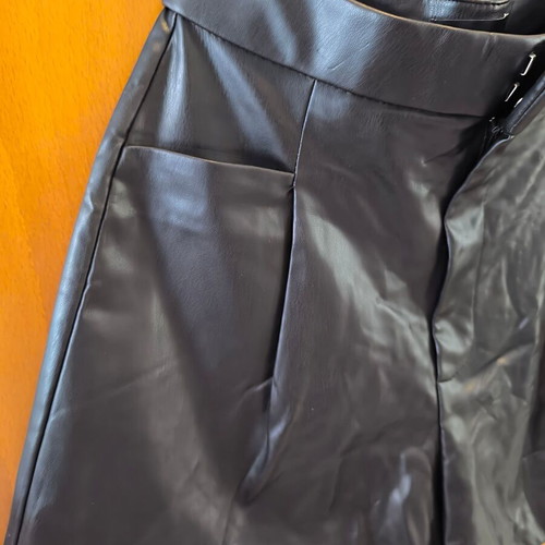 Zara black faux leather shorts like new, size XS