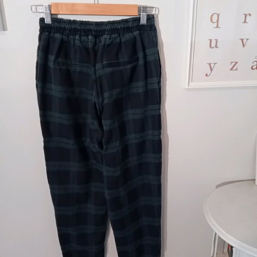 Pull & Bear Capri Pants Size S Like New