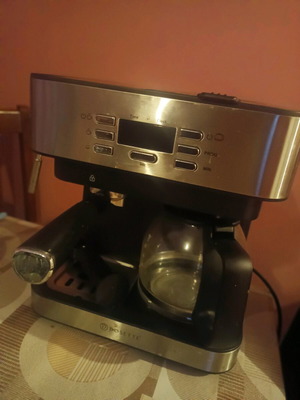 Dosette coffee maker 1850watt 15bar like new