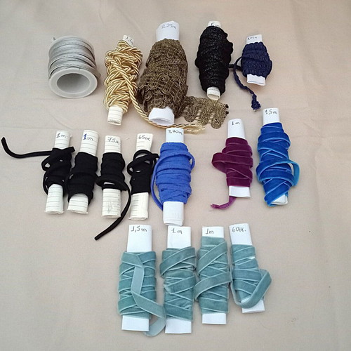 Ribbons, braids and cords like new, total 32.20 meters