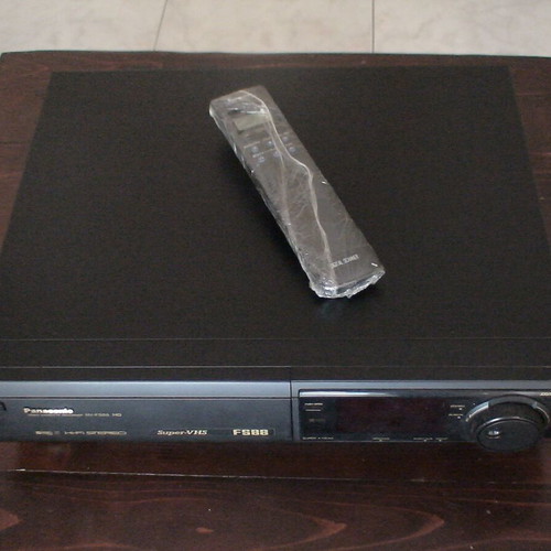 Panasonic NV-FS88 SVHS video cassette recorder used, defective