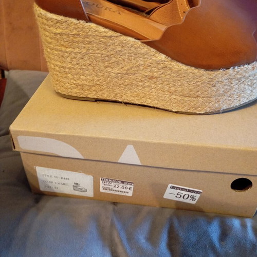 Platform sandals size 37 new, genuine leather, 8.5 cm heel, brown