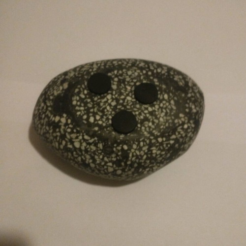 Decorative cement and pebble tealight holders set of 2 like new