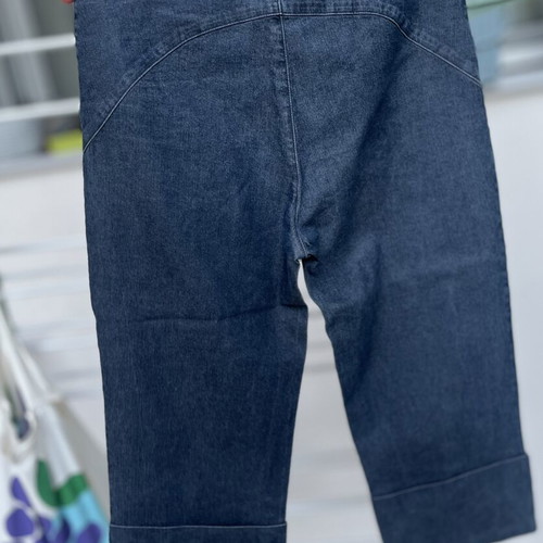 Sisley Capri pants, soft quality denim, like new, waist 74-76cm