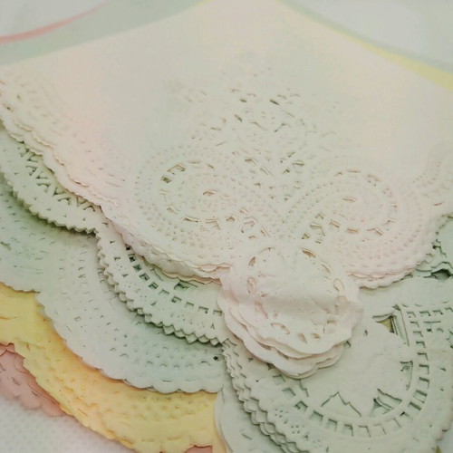 Unique collectible D'70 lace paper napkin set of 7 pieces