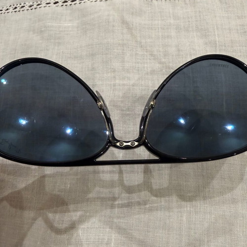 Ray Ban sunglasses black unisex used with minor lens scratches
