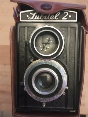 Φωτογραφική μηχανή Lubitel 2 μεταχειρισμένη με δερμάτινη θήκη