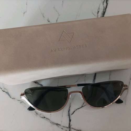 AV Zuma Gold sunglasses like new, gold