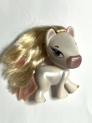 Bratz Ponyz pony used with paint marks
