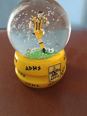 Snow globe Aris used, authentic football theme