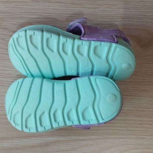 Frozen District sandals for girls size 25 like new, purple and turquoise