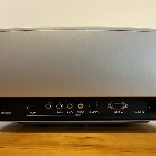 Sony Vpl-hs60 projector like new with HDMI input