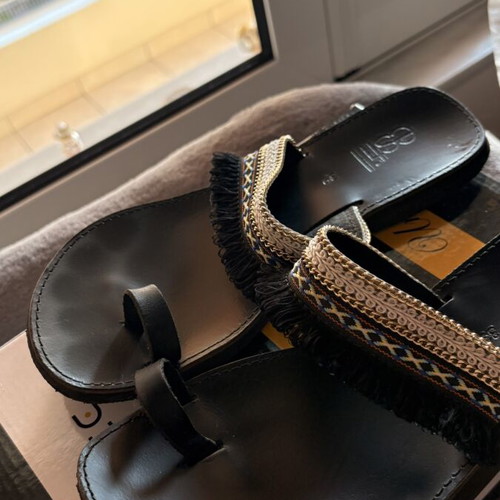 Estil black leather sandals size 39 new