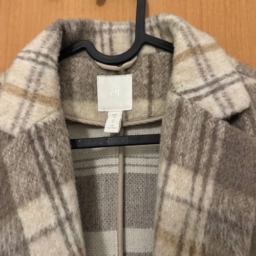 H&M coat used, gray and beige, size M
