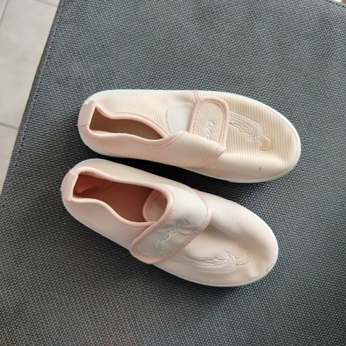 Children's shoes size 32 like new, pink