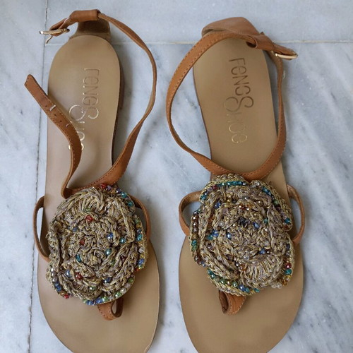 Feng Shoe sandals size 39 like new, beige