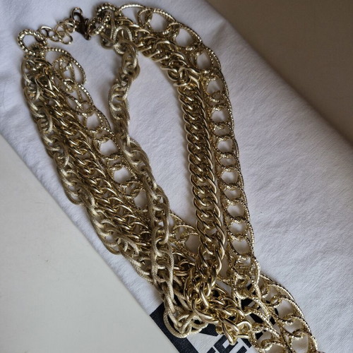 Chain necklace like new
