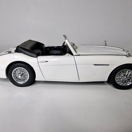 Metal model AUTOART Millennium Jaguar Ctype-2 1:18 new