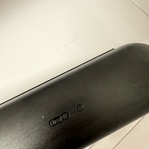 Oral-B iO 2 used electric toothbrush