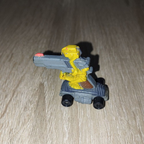 Skateboardmania Ra-ta-ta collectible skater figure like new