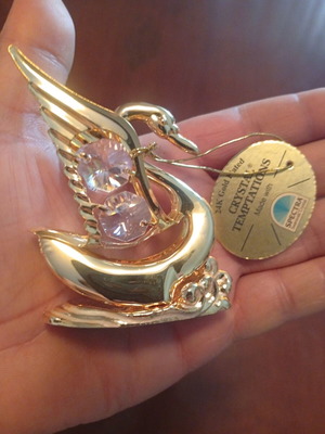 Swan decoration with Swarovski crystals and 24K gold plating