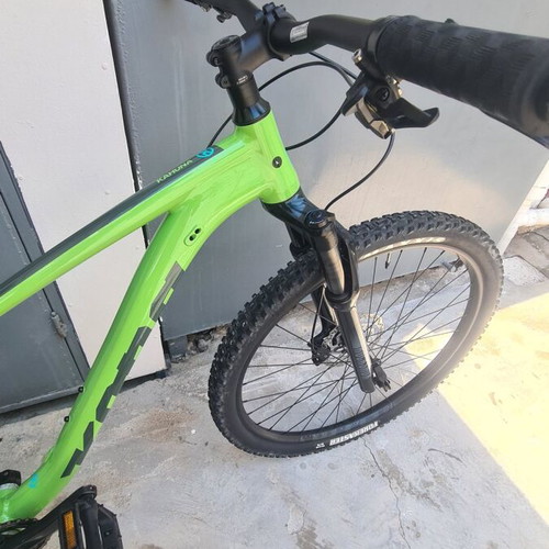 Kona Kahuna 29 2024 mountain bike like new with Bluegrass Intox helmet