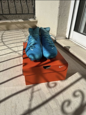Nike ποδοσφαιρικά παπούτσια μέγεθος 44.5 σαν καινούργιο, μπλε