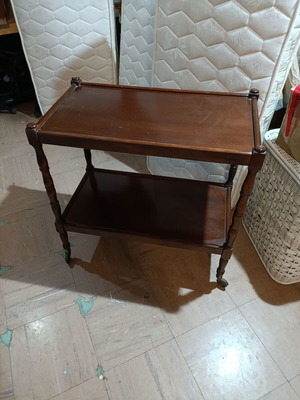 Τροχηλατο τραπεζάκι σαλονιού μεταχειρισμένο 70μ x 40β x 70υ