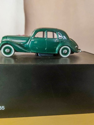 Αυτοκίνητο Diecast BMW 335 πράσινο σε κλίμακα 1:43 σαν καινούργιο, συλλεκτικό
