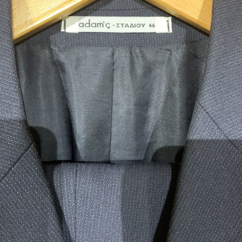 Dark blue suit size 50 new branded