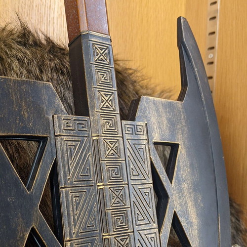 Noble Collection Lord of the Rings Gimli Axe 1:1 Prop Replica New