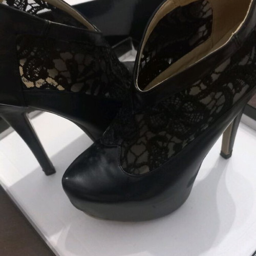 Sergio Todzi heels used, black with lace and zipper size 36