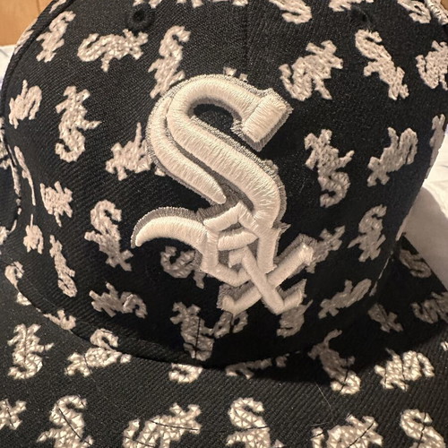 New Era 59FIFTY Chicago White Sox fitted cap like new, black and silver