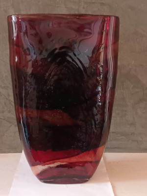 Blown glass vase in red shade like new