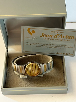 Jean d’Artin vintage wristwatch used, battery replacement needed