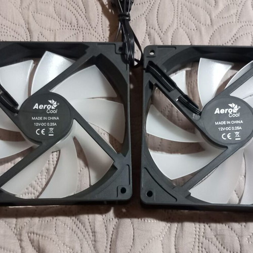Aerocool 140mm fans pack of 2 new