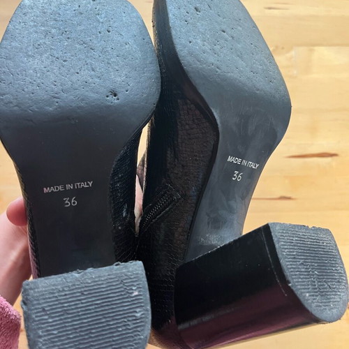 Black leather boots Italian size 36 used