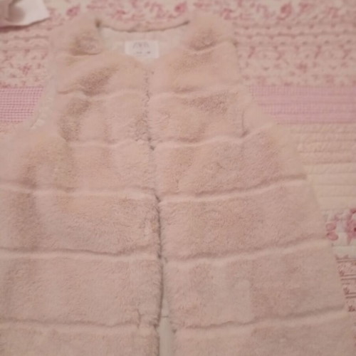 Zara Fur Vest white, like new, size 140 cm