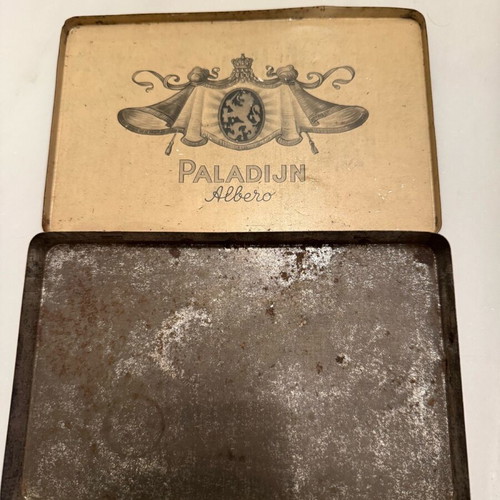 Paladijn Petitos metal box used for 10 cigars, Amarillo tobacco
