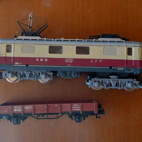 Marklin lot with rails and Lima 208066 train