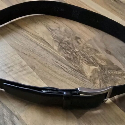 Leather belts like new, size 90 cm, black