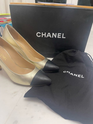 Chanel Two-Tone Pumps used, size 37, leather