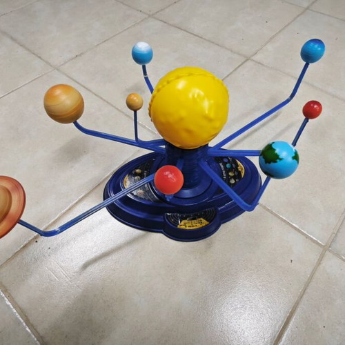 Planetarium educational toy like new, solar system model with light