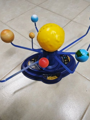 Planetarium educational toy like new, solar system model with light