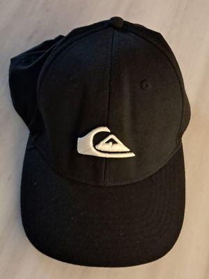 Quiksilver unisex hat like new, black