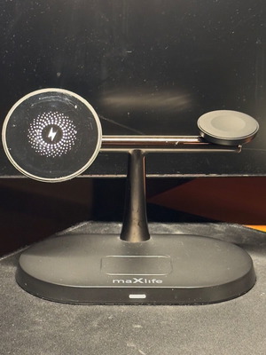 Maxlife 3-in-1 Wireless Charger with MagSafe Stand like new
